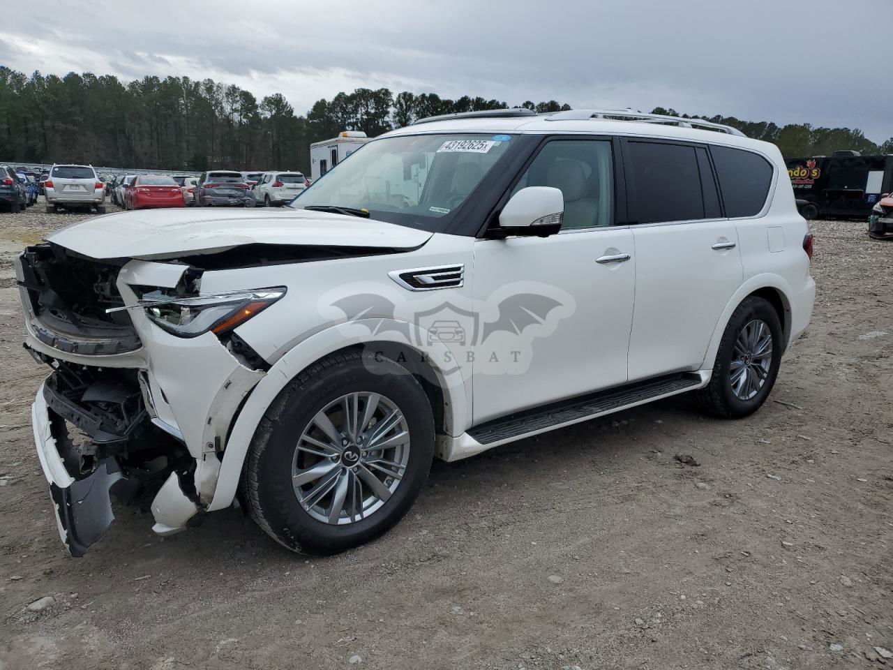 Infiniti QX80 LUXE 5.6L  8 2021