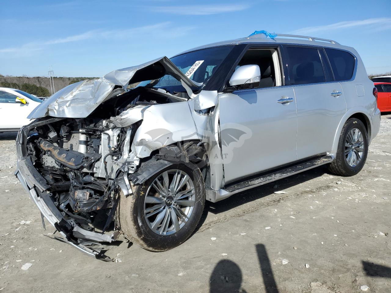 Infiniti QX80 LUXE 5.6L  8 2021