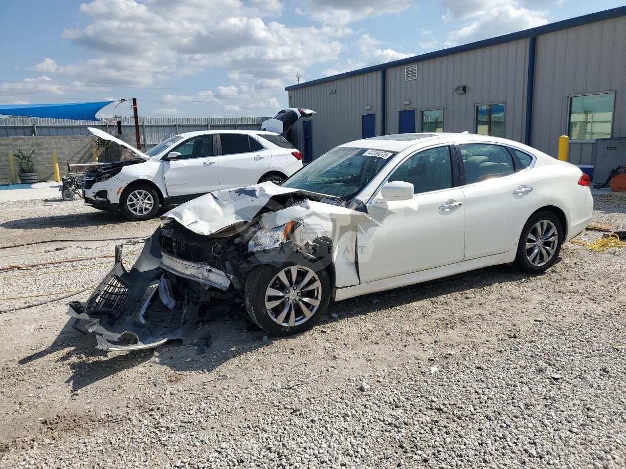 Infiniti M37 X 3.7L 6 2013