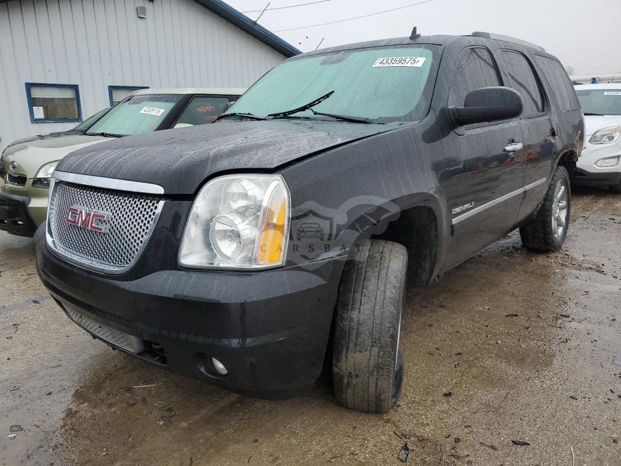 GMC Yukon DENALI 6.2L  8 2011