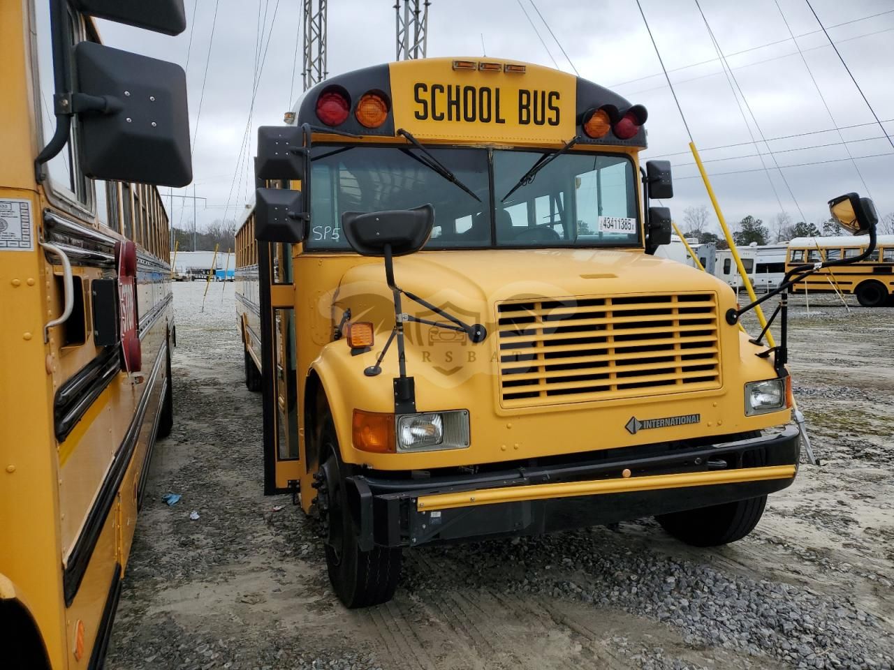 International 3000 3800 8 1995