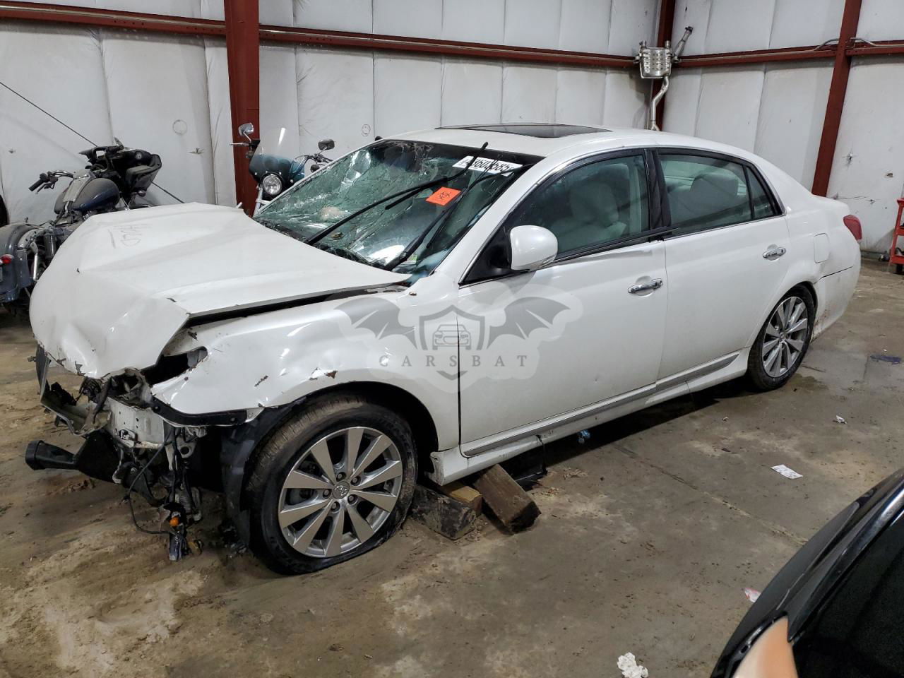 Toyota Avalon BASE 3.5L  6 2011
