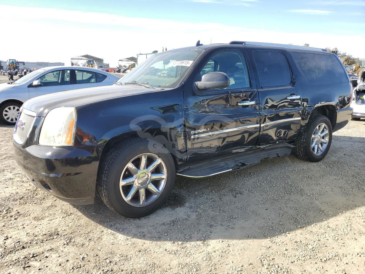 GMC Yukon DENALI 6.2L  8 2011