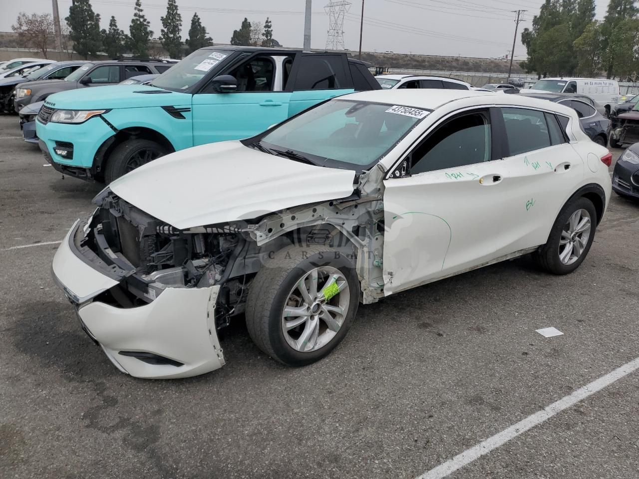 Infiniti QX30 BASE 2.0L 4 2017