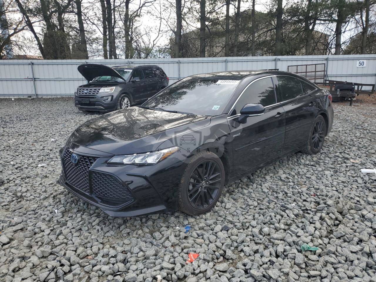 Toyota Avalon XLE 2.5L  4 2021