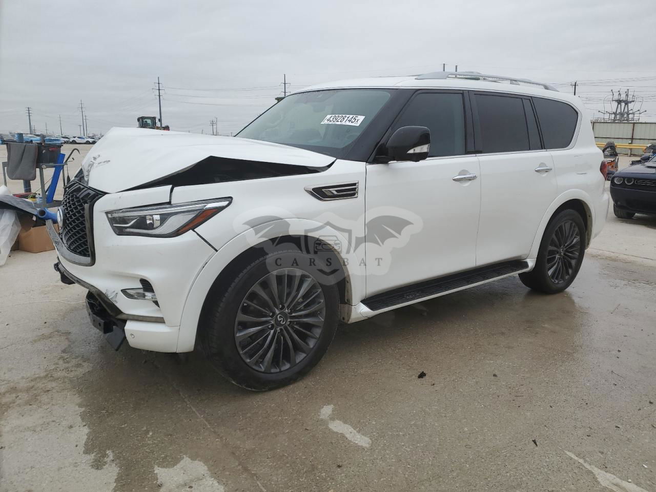 Infiniti QX80 LUXE 5.6L  8 2021