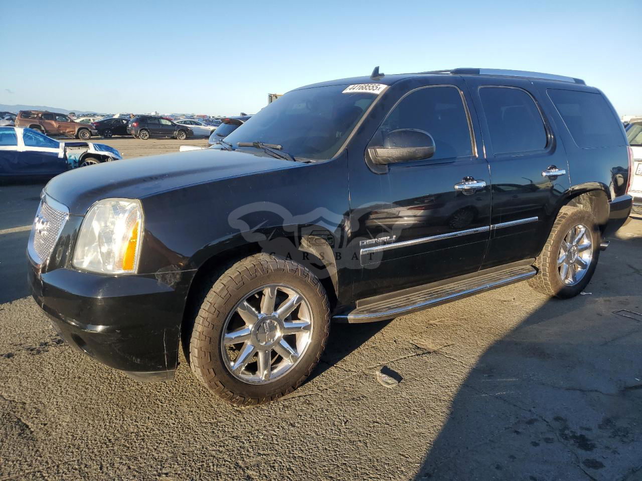 GMC Yukon DENALI 6.2L  8 2011