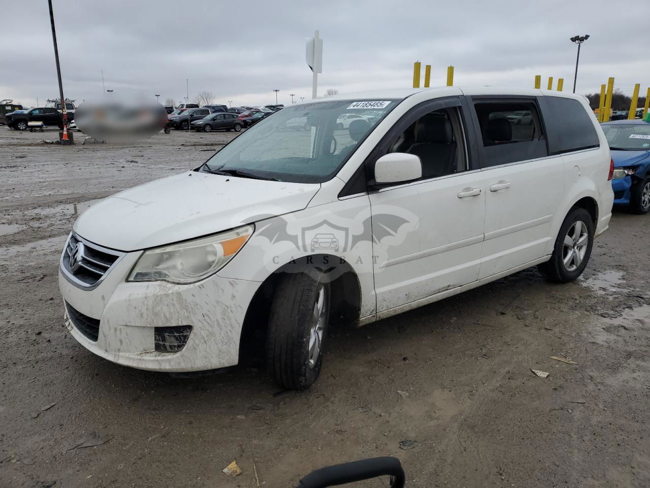 Volkswagen Routan SE 3.8L  6 2010