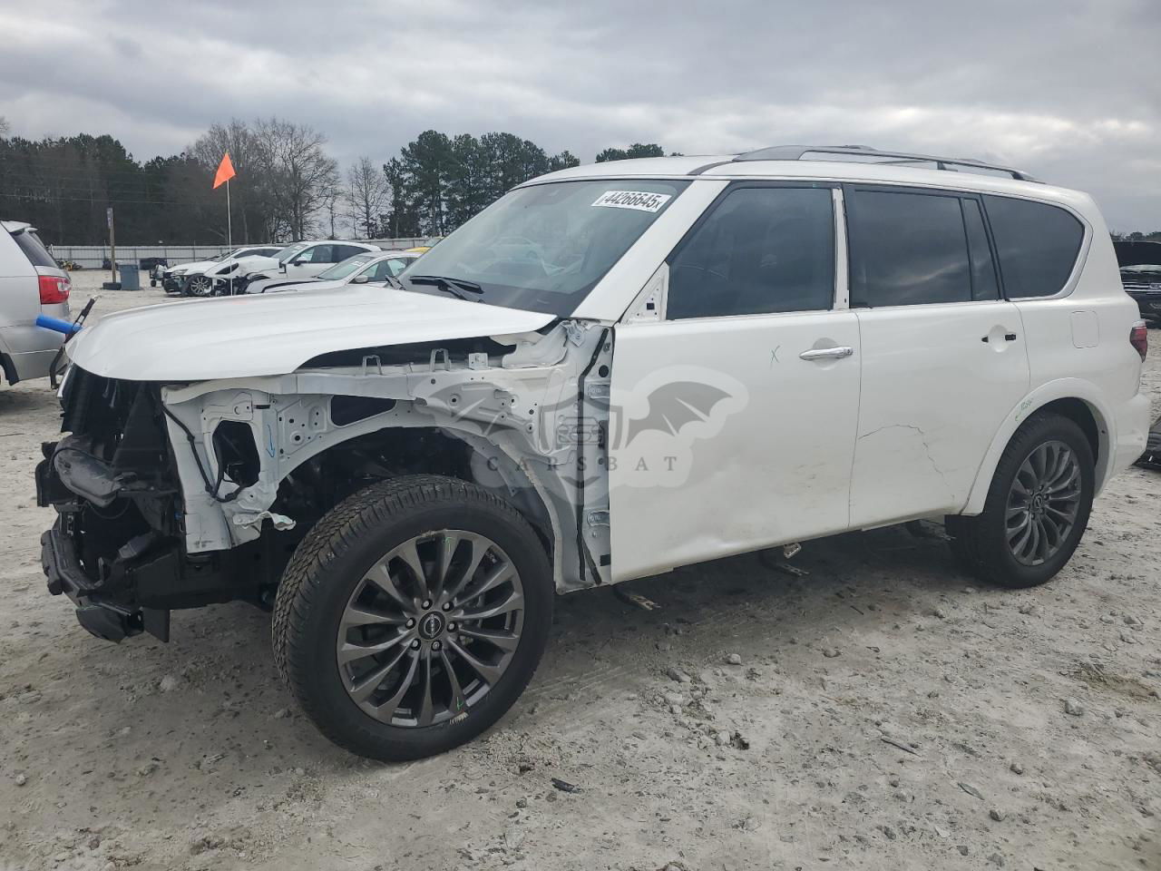 Nissan Armada PLATINUM 5.6L  8 2024