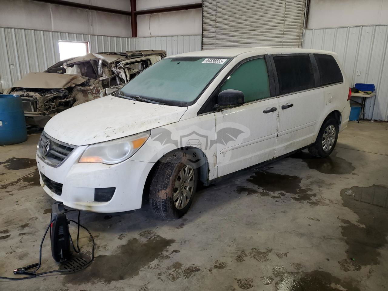 Volkswagen Routan S 3.8L  6 2010
