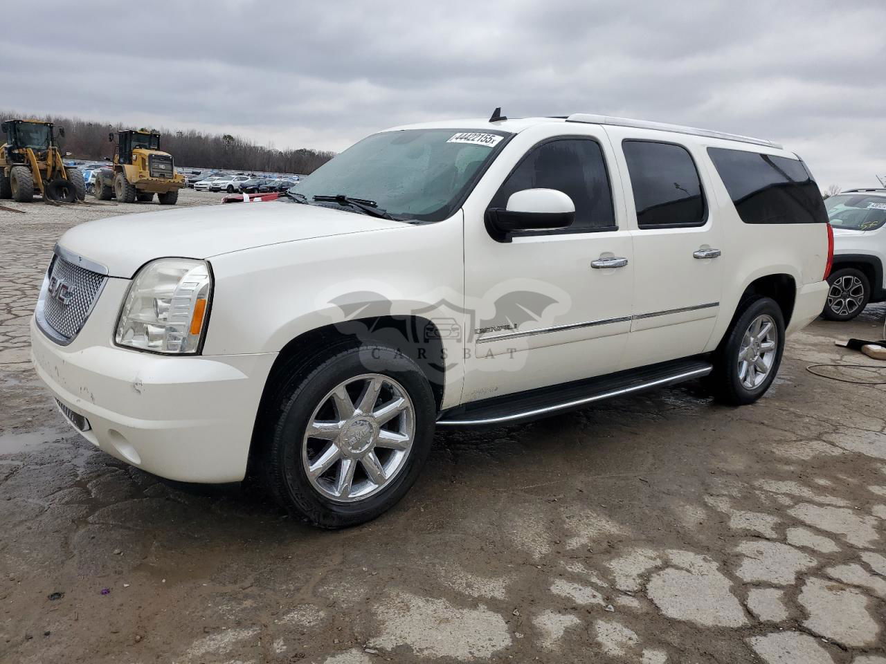 GMC Yukon DENALI 6.2L  8 2011