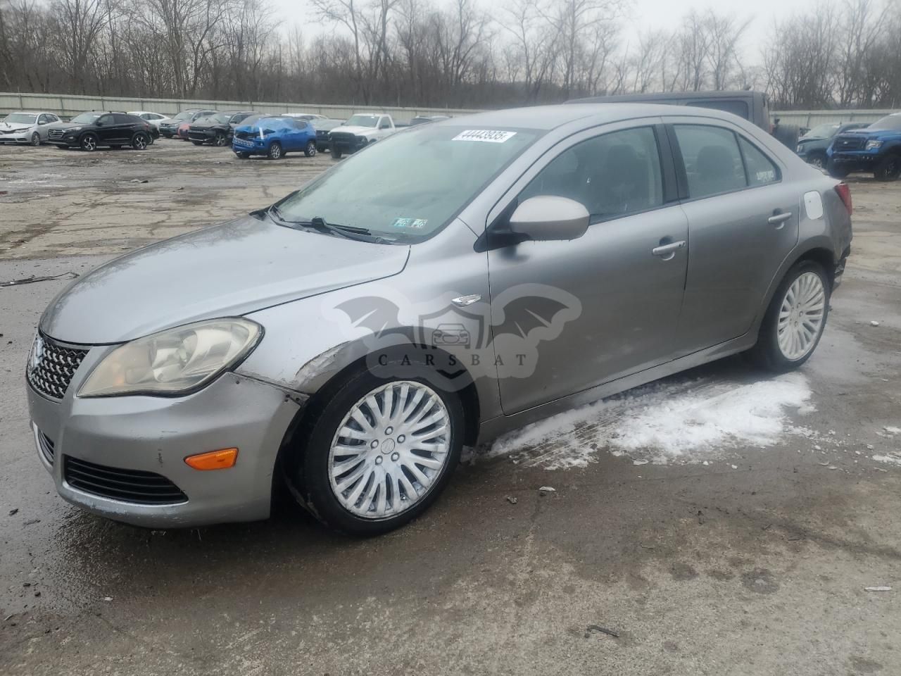 Suzuki Kizashi SE 2.4L 4 2011