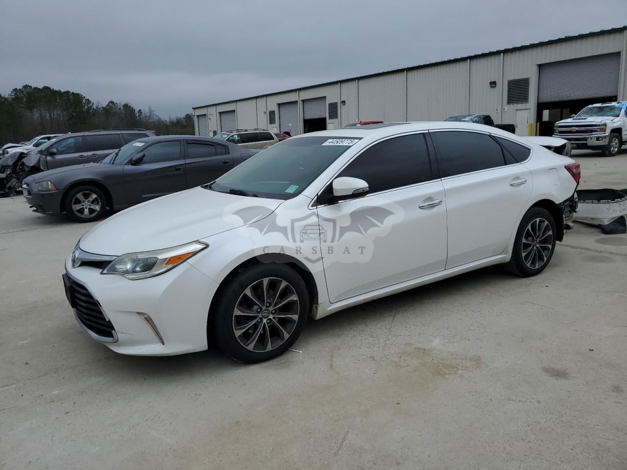 Toyota Avalon XLE 3.5L  6 2016