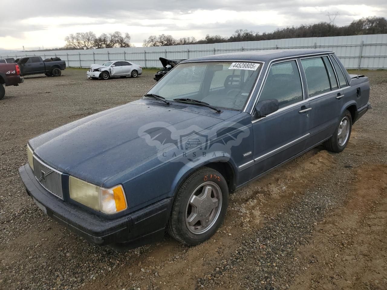 Volvo 740 BASE 2.3L 4 1990