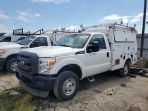 Ford F-350 SUPER DUTY 6.2L 8 2013