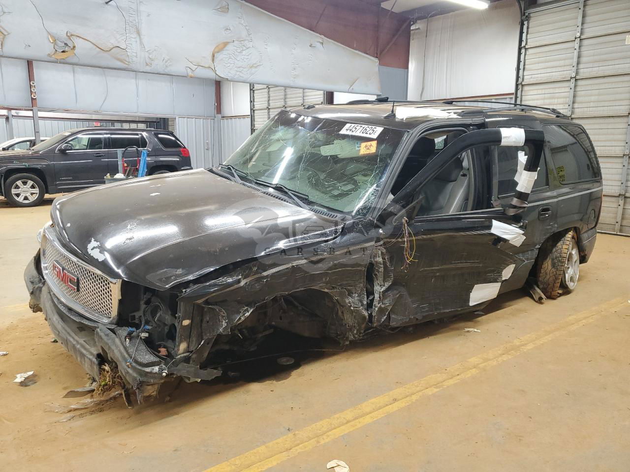 GMC Yukon DENALI 6.0L  8 2003