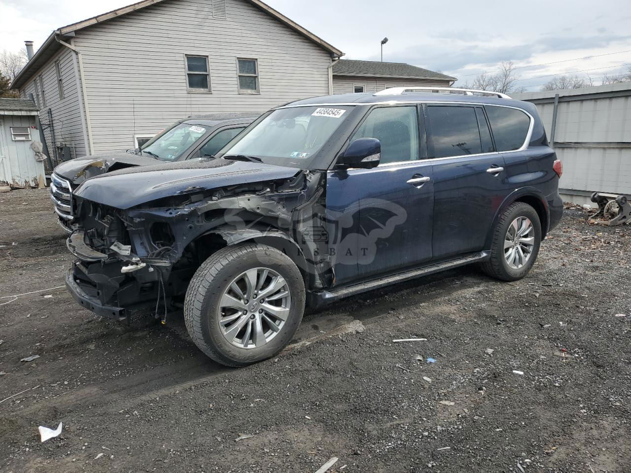 Infiniti QX80 BASE 5.6L  8 2017