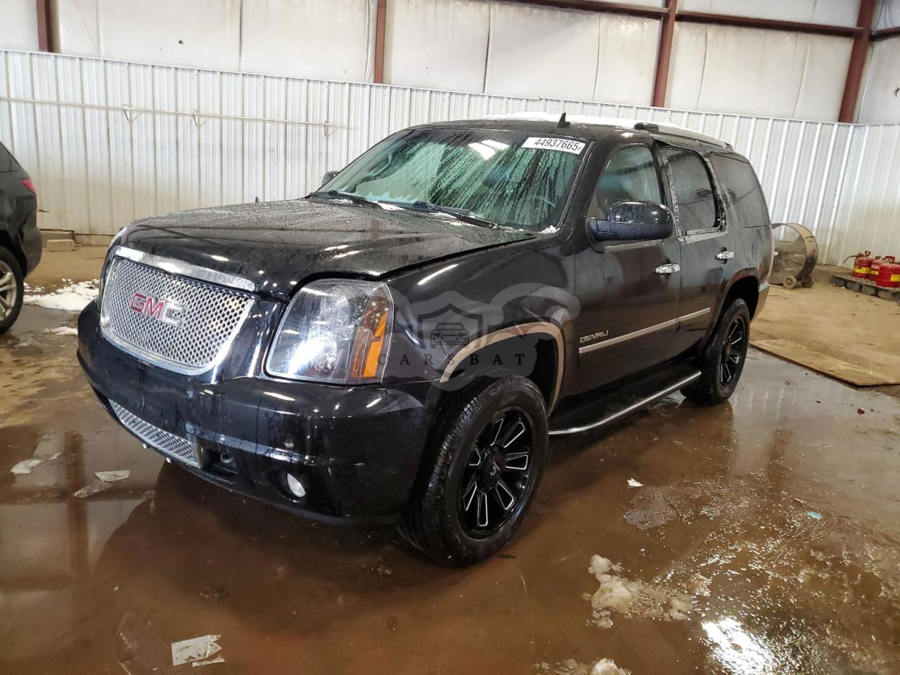 GMC Yukon DENALI 6.2L  8 2011