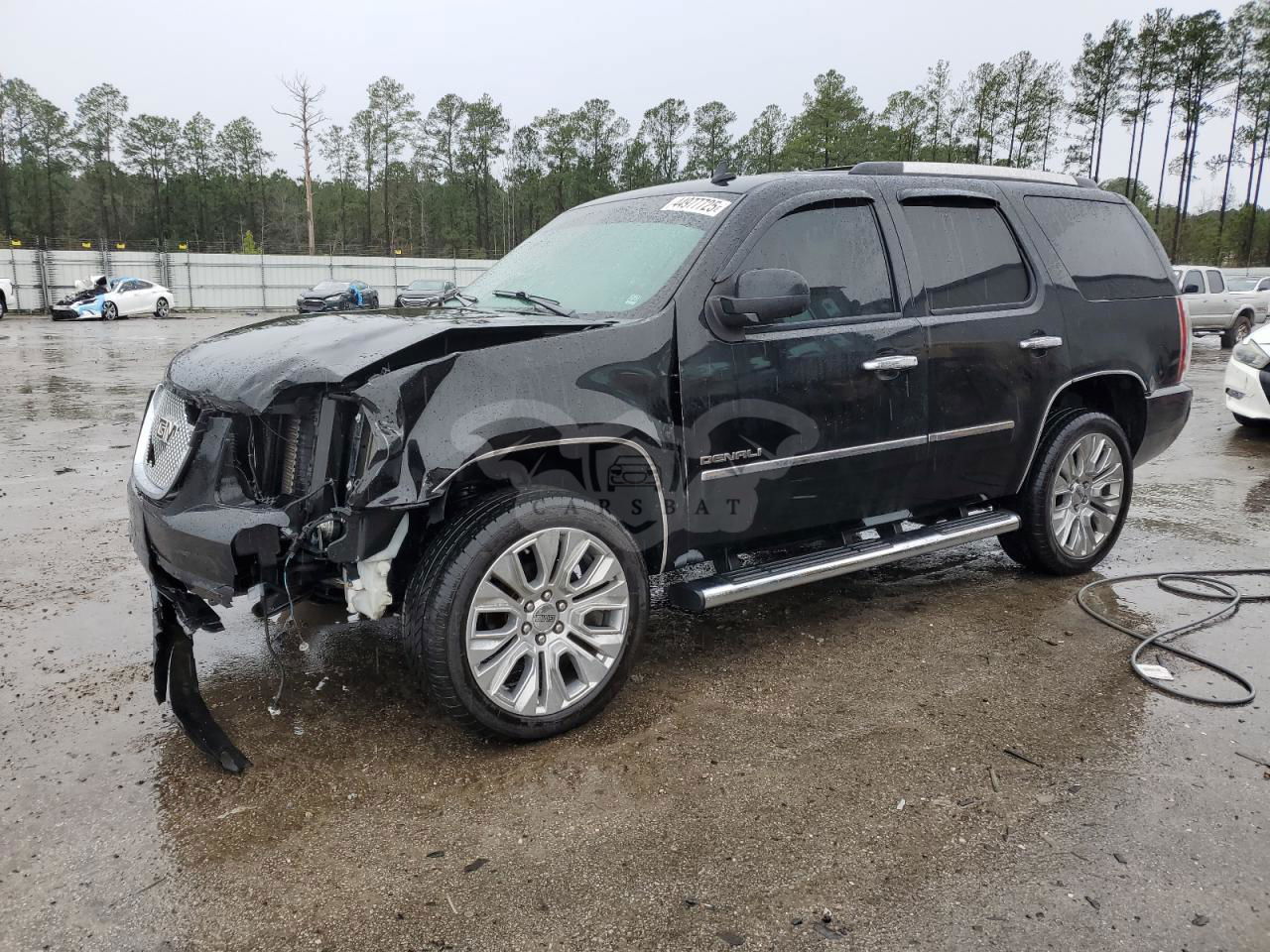 GMC Yukon DENALI 6.2L  8 2011