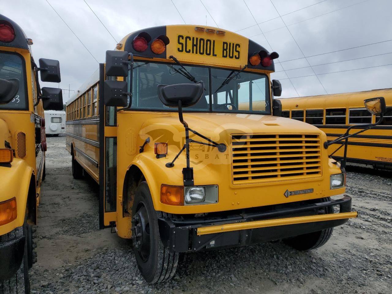 International 3000 3800 8 1995