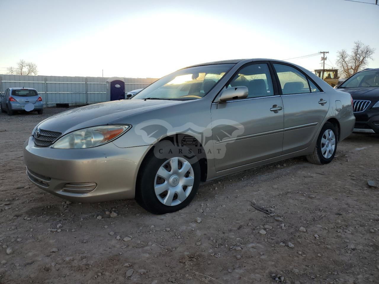 Toyota Camry LE 2.4L  4 2002