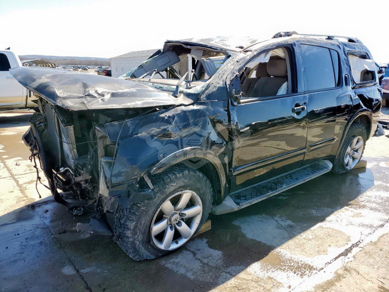 Nissan Armada SV 5.6L  8 2012