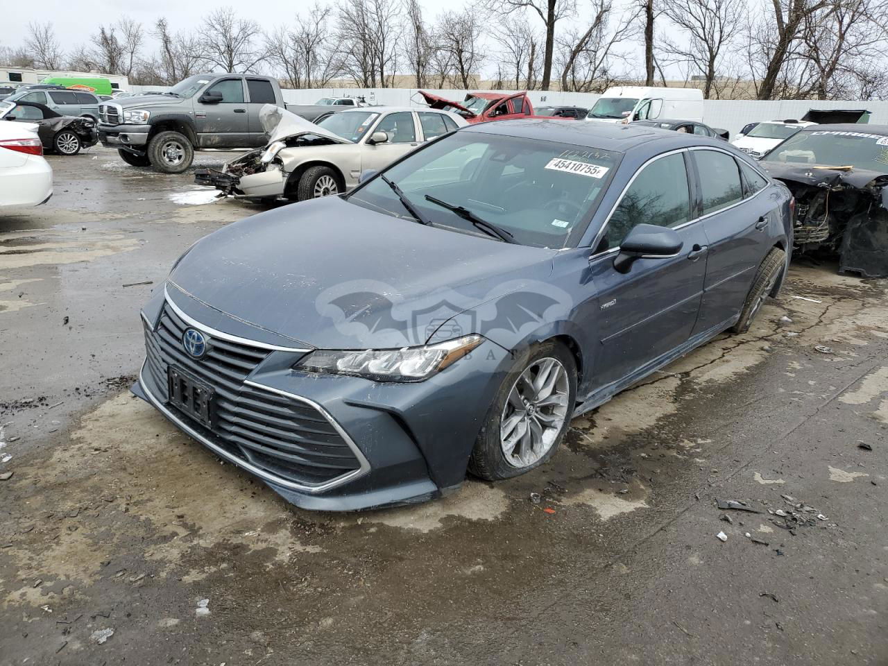 Toyota Avalon XLE 2.5L  4 2020