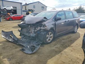 Toyota Sienna 3.5L 6 2014