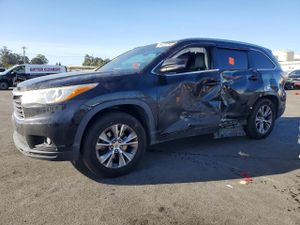 Toyota Highlander 3.5L 6 2015