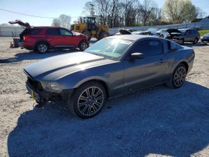 Ford Mustang 3.7L 6 2013