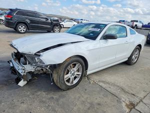 Ford Mustang 3.7L 6 2014