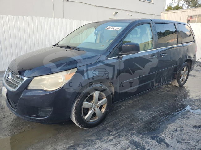 Volkswagen Routan SE 3.8L  6 2010