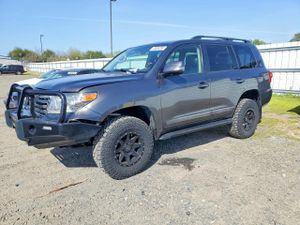 Toyota Land Cruiser 5.7L 8 2013