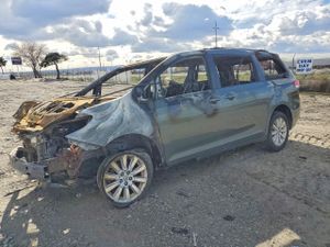 Toyota Sienna 3.5L 6 2011