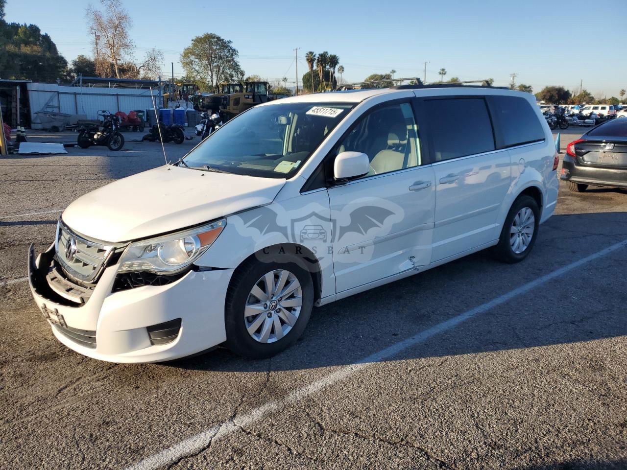 Volkswagen Routan SEL 3.6L  6 2012
