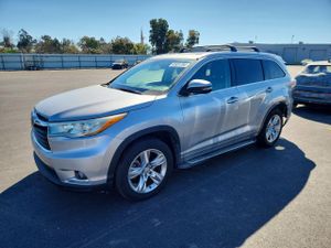Toyota Highlander 3.5L 6 2015