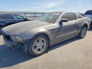 Ford Mustang 3.7L 6 2013