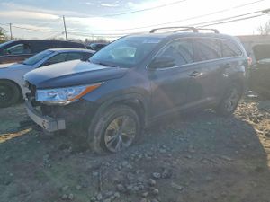 Toyota Highlander 3.5L 6 2014