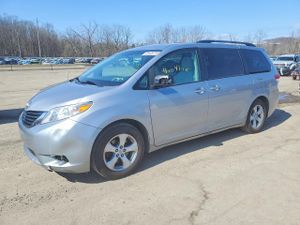 Toyota Sienna 3.5L 6 2012