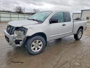 Nissan Titan 5.6L 8 2011