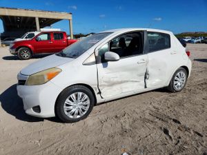 Toyota Yaris 1.5L 4 2012