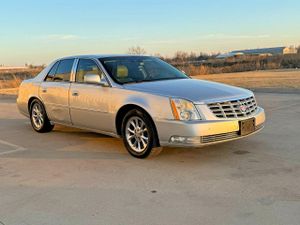 Cadillac DTS 4.6L 8 2011