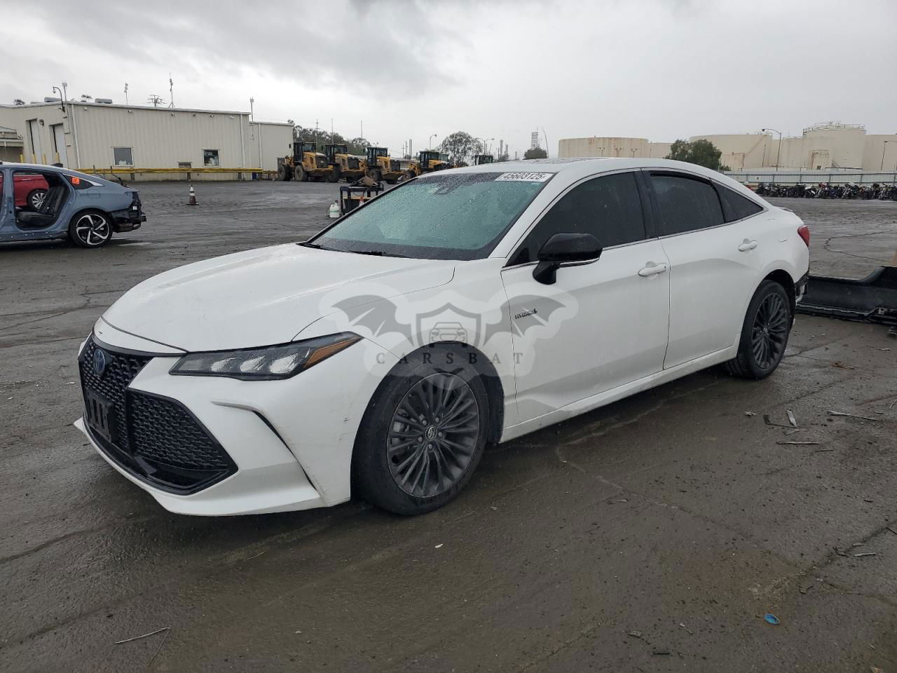 Toyota Avalon XLE 2.5L  4 2019