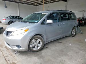 Toyota Sienna 3.5L 6 2014