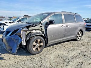Toyota Sienna 3.5L 6 2011