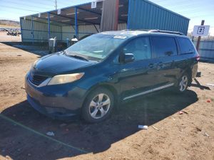 Toyota Sienna 3.5L 6 2012