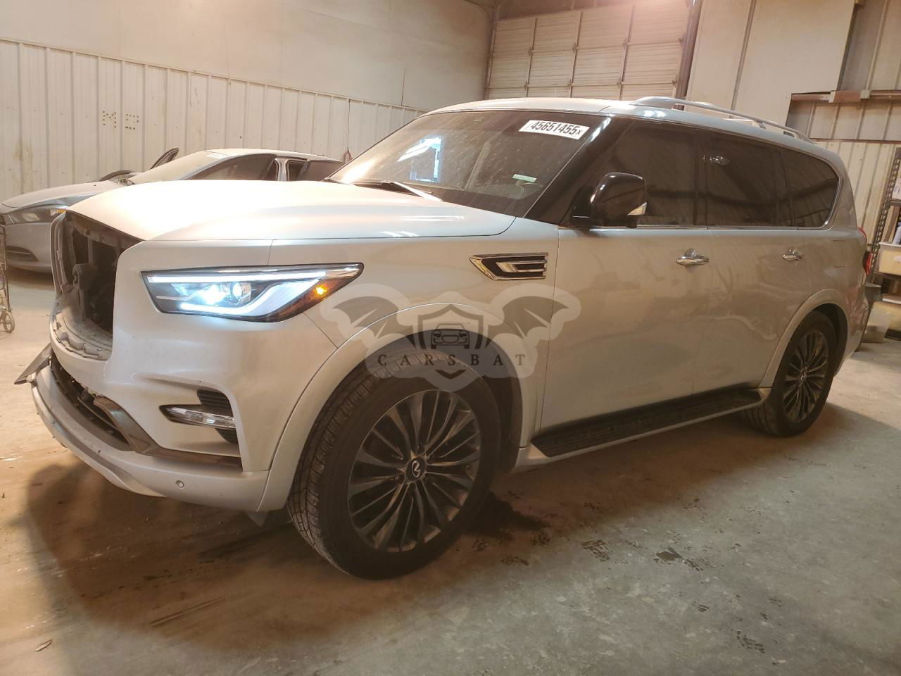Infiniti QX80 LUXE 5.6L  8 2021