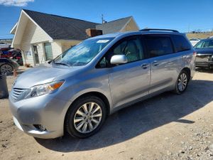 Toyota Sienna 3.5L 6 2012
