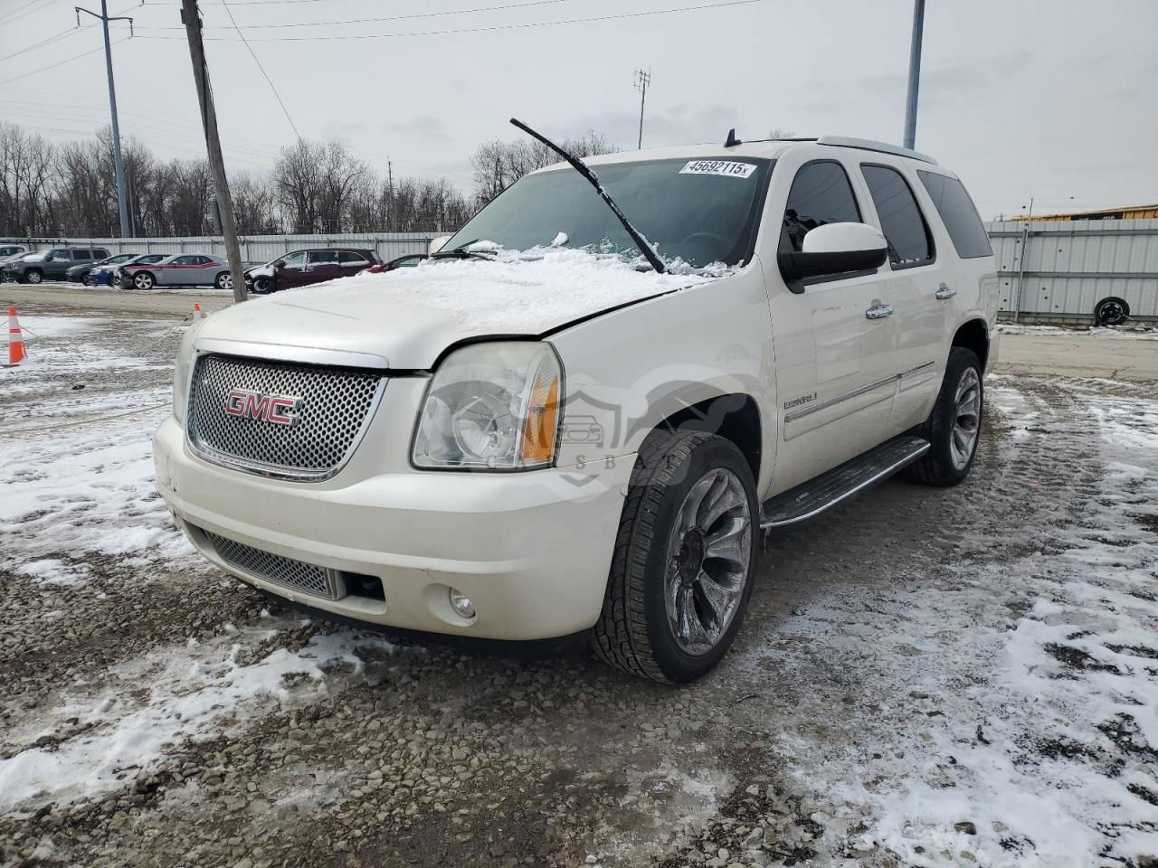 GMC Yukon DENALI 6.2L  8 2011