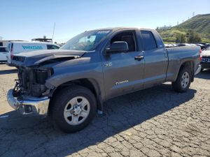 Toyota Tundra 5.7L 8 2015